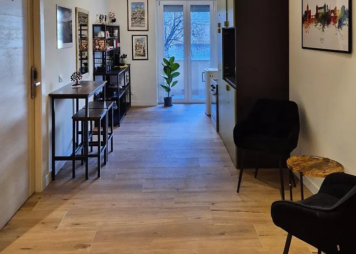 Casa de hóspedes Vatican Dolce Remy - Metro Cipro 4*